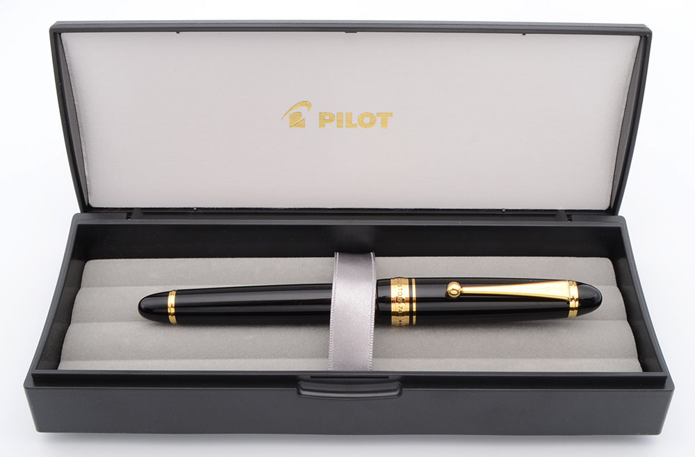 Pilot Namiki Custom 743 Fountain Pen (2019) - Black, Gold Trim